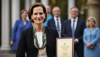 Anne Applebaum wird mit dem Friedenspreis des Deutschen Buchhandels 2024 ausgezeichnet