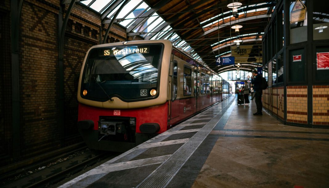 ÖPNV in Deutschland 2025 stabil bei 11,3 Milliarden Fahrgästen, Fernverkehr legt leicht zu