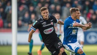 VfB Marburg holt ersten Punkt der Saison ohne gelernten Innenverteidiger und Coach Weinecker